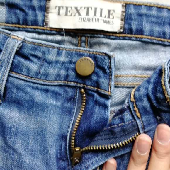 TEXTILE ELIZABETH and JAMES Debbie Bermuda Denim shorts W26 - Picture 3 of 6